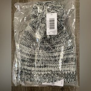 American Eagle Grey Marbled Winter Beanie Pom Pom Hat!